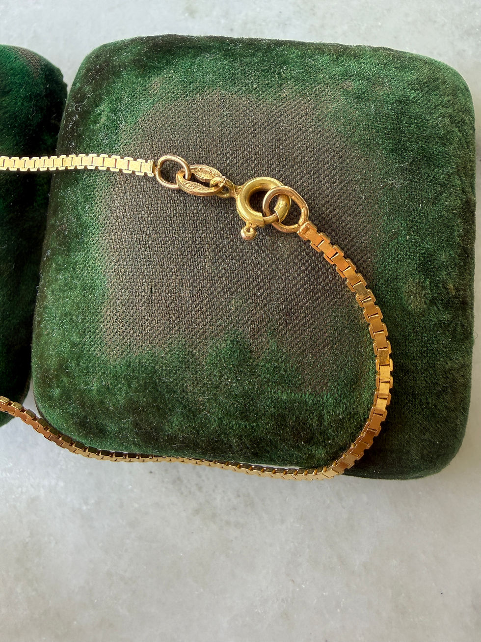 Thumbnail: Vintage Italian 9ct Flat Box Link Bracelet (9")