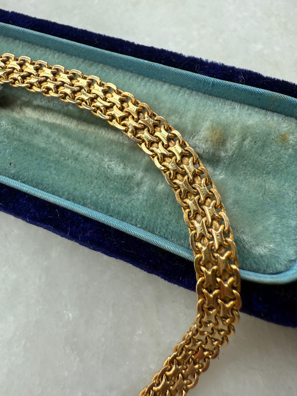Thumbnail: Antique 18ct Gold Star Etched Bracelet with Dog Clasp (7.75”)