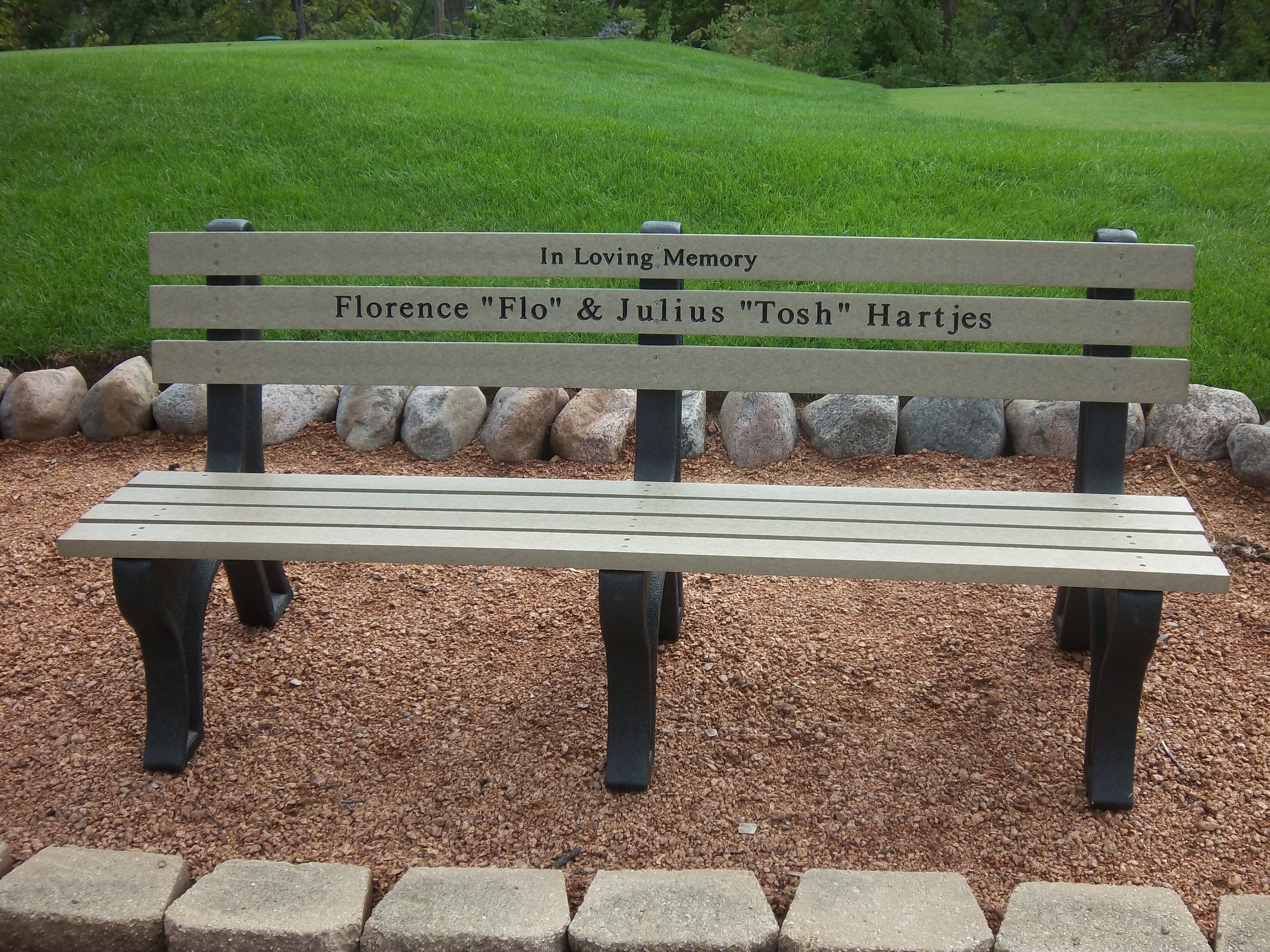 Mid Vallee Golf Course Memorial Benches Wisonsin