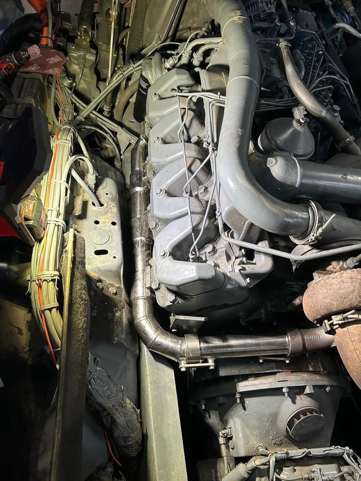 A Dutch SCANIA 144 530 equipped with SUPER Racing Exhaust Manifolds