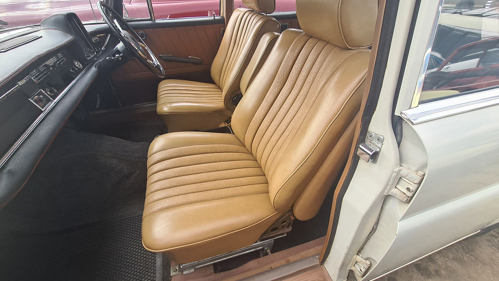 Thumbnail: Mercedes-Benz Fintail 200
