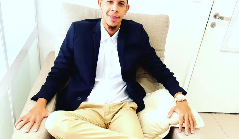 Psicoterapeuta Joanes Onofre em atendimento online para homens com ansiedade, estresse e sobrecarga emocional