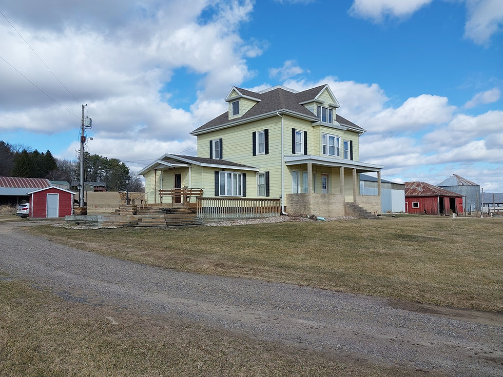 E10056 County Road C, North Freedom WI 53951