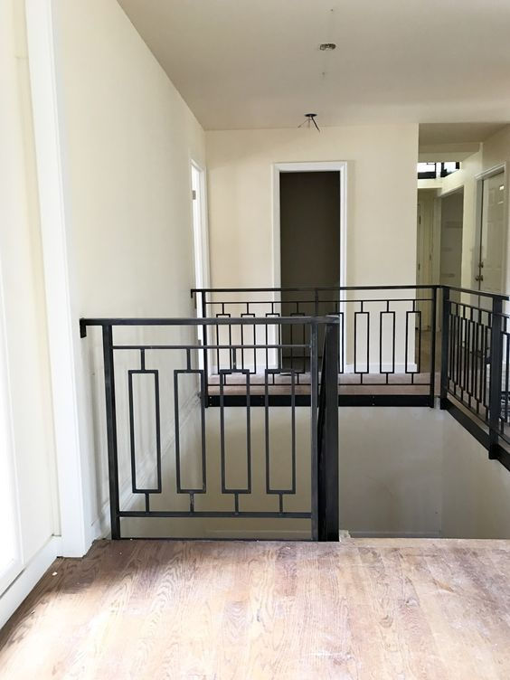 Thumbnail: GARDE CORPS EN FER FORGÉ