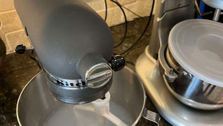 Herstellung von Wasserstoffperoxid-Gel für die professionelle Zahnaufhellung