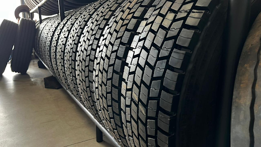 Ciclo do pneu no Paraná: a engrenagem que sustenta a economia circular do setor de transporte