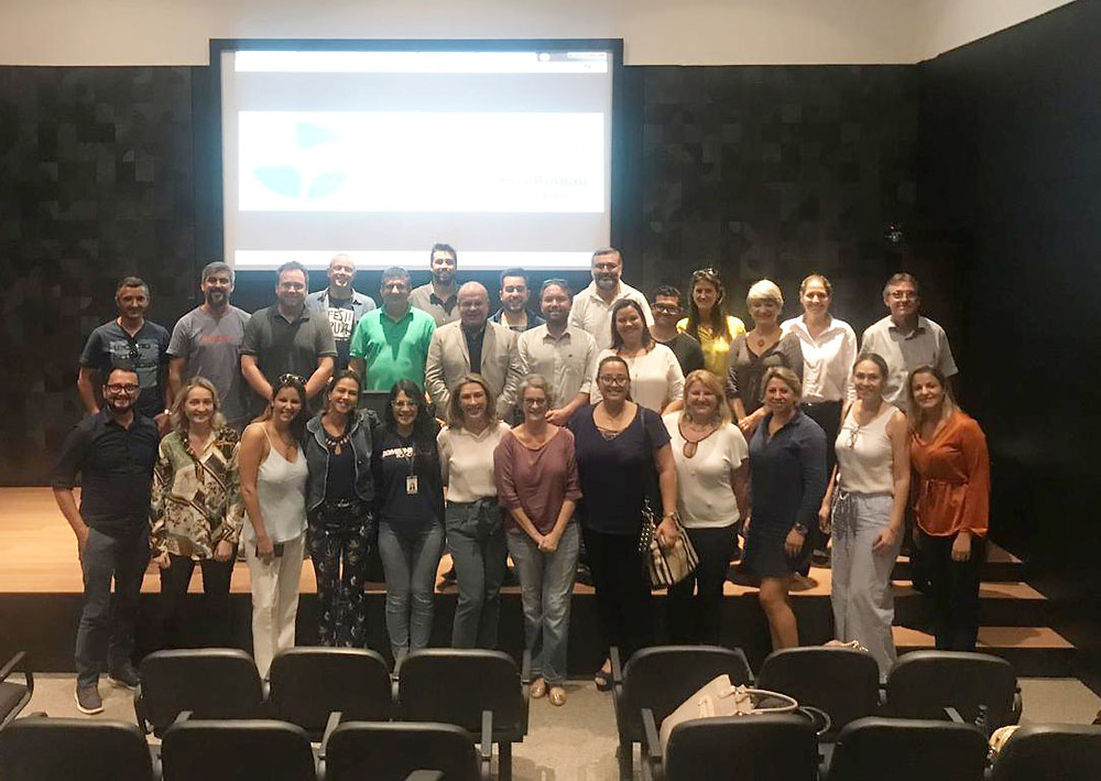 Empresários participantes da reunião do convention