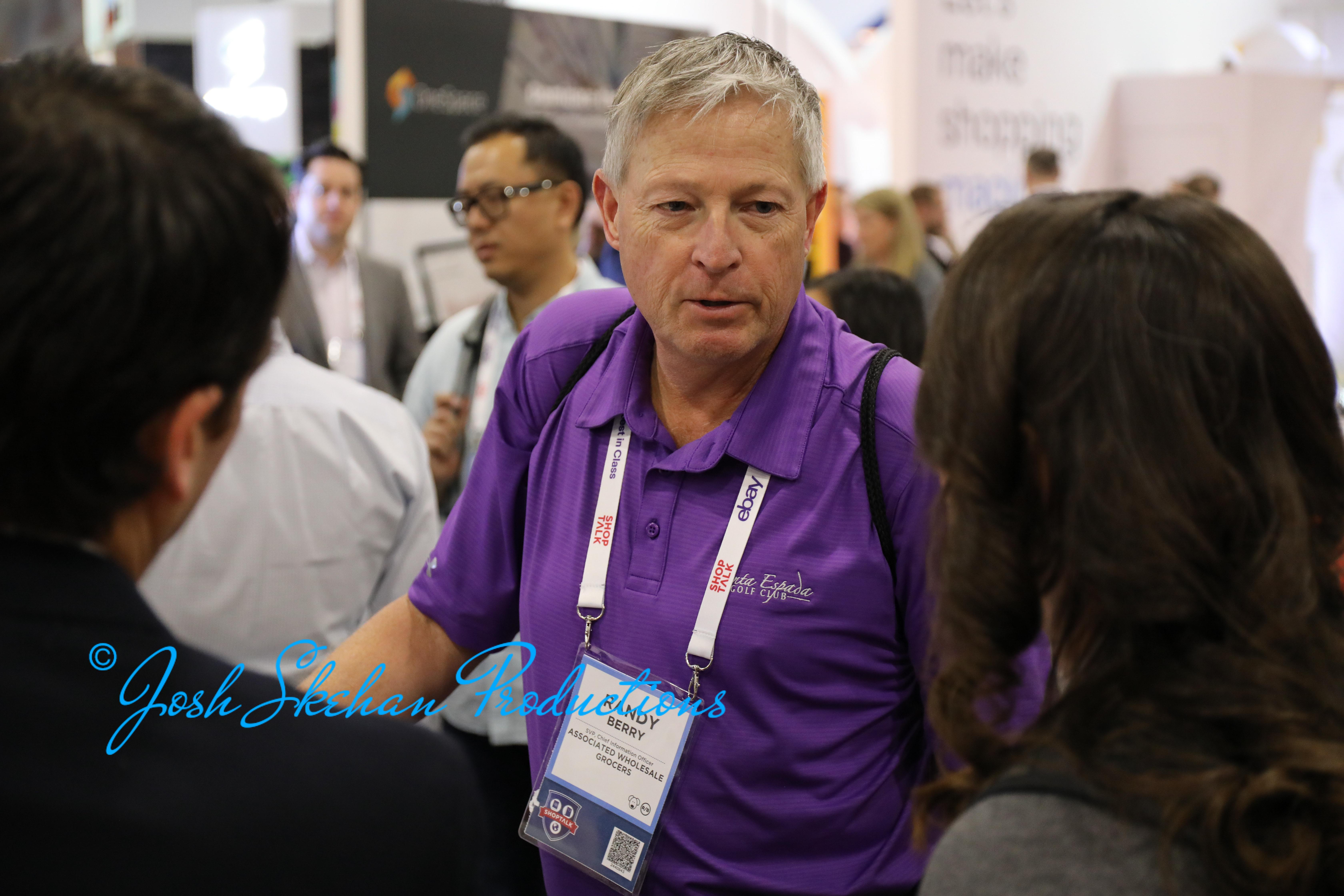 33 event photographer - expo - shoptalk