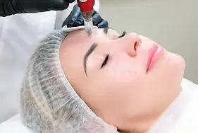 needle-mesotherapy-cosmetologist-performs-needle-mesotherapy-womans-face-beautiful-woman-r