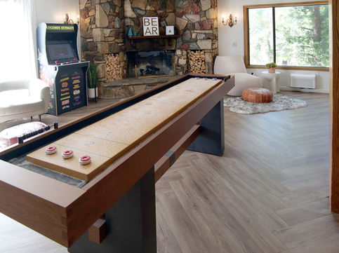 Sierra Blue Hotel and Swim Club lobby showing game room area