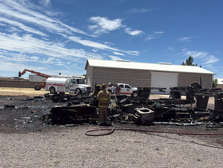 Incendio en campo 2A consume tres motorhomes; no se reportan lesionados