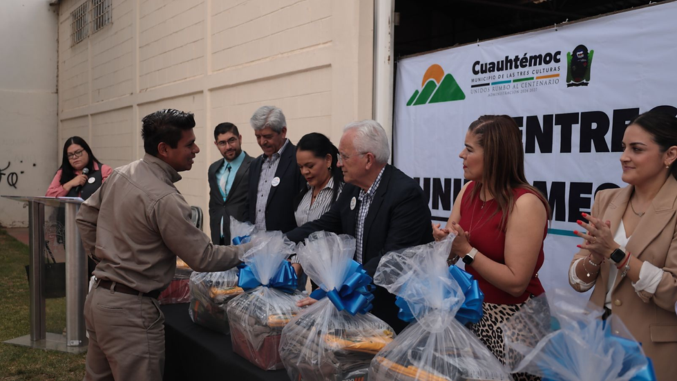 Entregan uniformes a personal operativo, en Cuauhtémoc