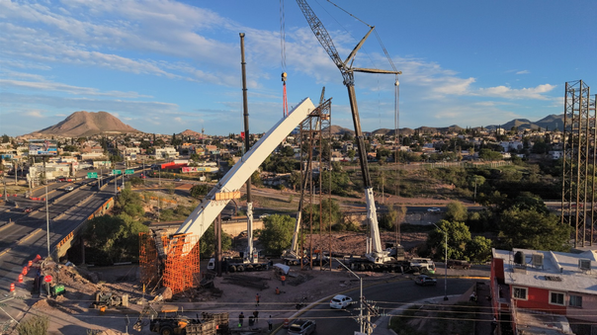 Avanza construcción de la Gaza atirantada con montaje de nueva sección del arco norte