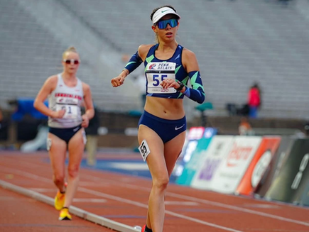 Alegna González gana oro en Penn Relays y rompe récord mexicano en marcha