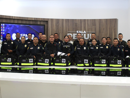 Policías y bomberos paramédicos: héroes que salvan vidas