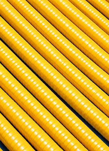 yellow-cables-vektis.jpg