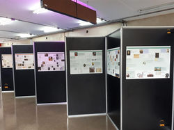 expositores banners e fotos