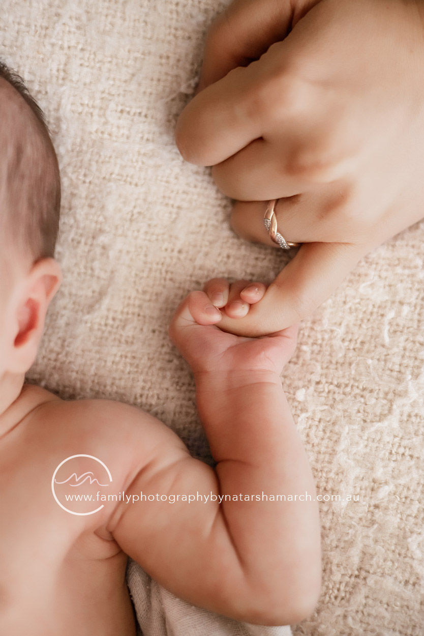 newborn photographer Brisbane detail shot of baby hand