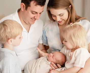 newborn-photographer-brisbane-web header.jpg