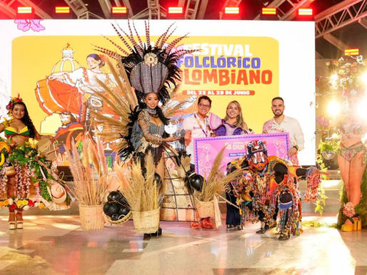 Juliana Quiroz, de la comuna 8, ganadora del mejor traje artesanal del Encuentro Municipal del Folclor