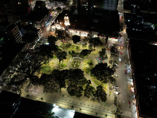 Alcaldía de Ibagué modernizó todo su alumbrado público de la Plaza de Bolivar