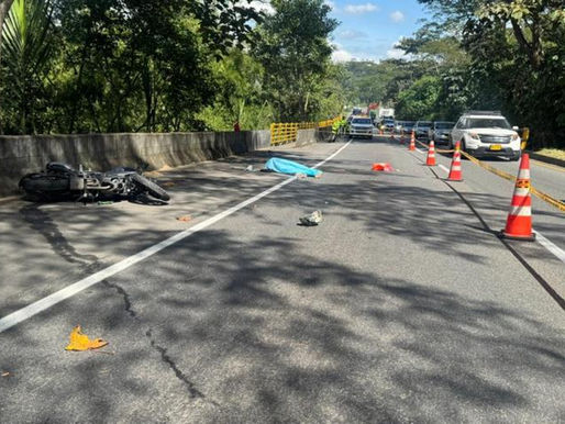 Autoridades atendieron accidente que dejó una persona fallecida en la vía Ibagué–Cajamarca