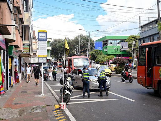 Alcaldía continúa con controles por mal parqueo en paraderos y vías de Ibagué