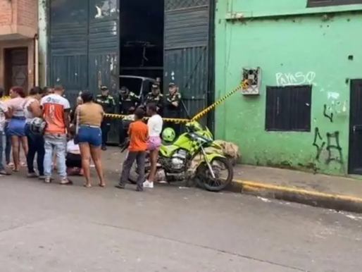Hallan cuerpo suspendido dentro de chatarrería en Ibagué.