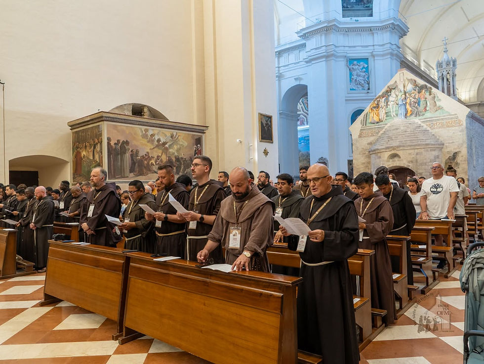 Jovens frades Under Ten iniciam o Capítulo das Esteiras na Porciúncula