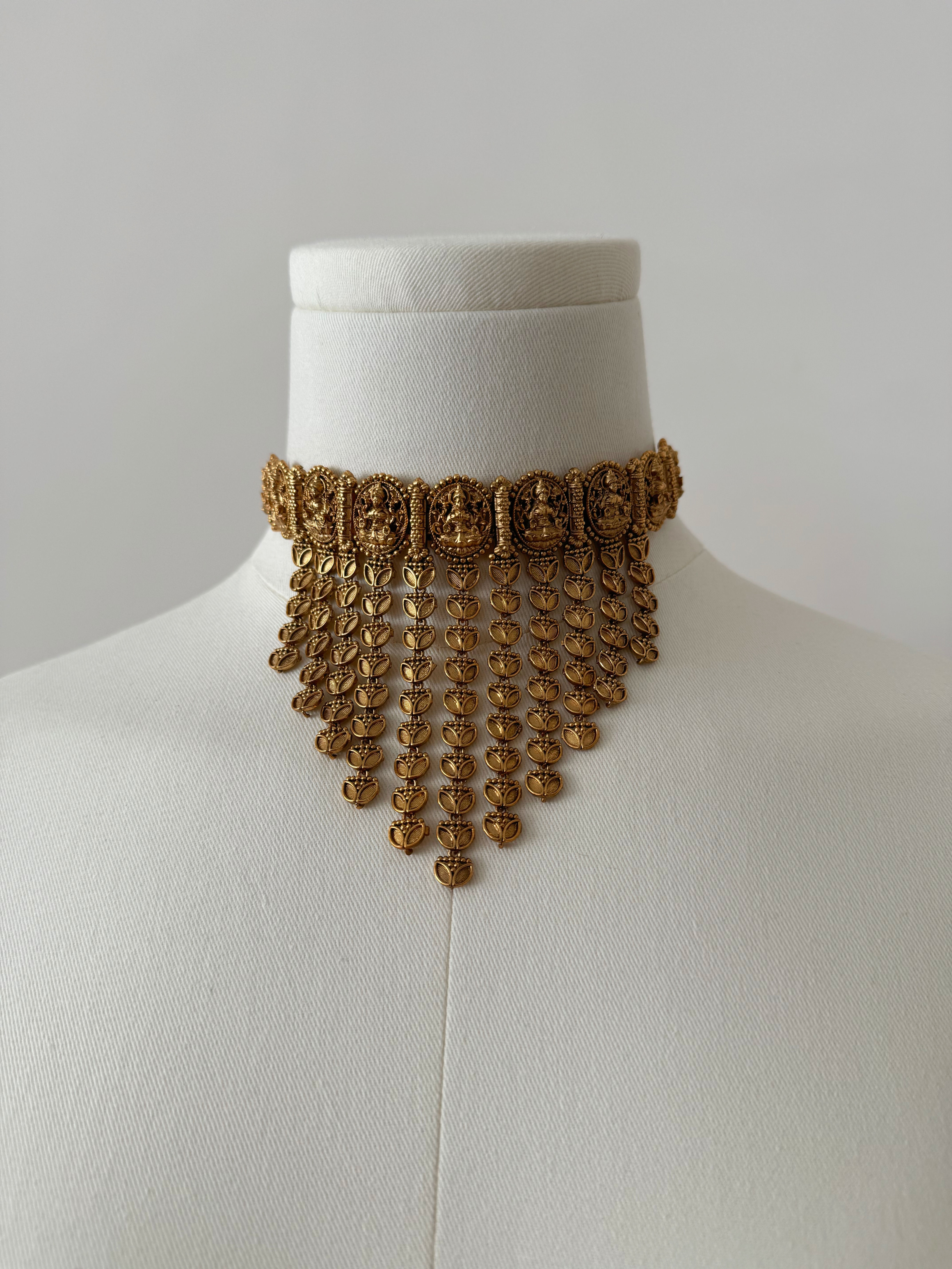 Golden Veil Choker Set