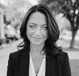 Laura_website_BW.jpeg
