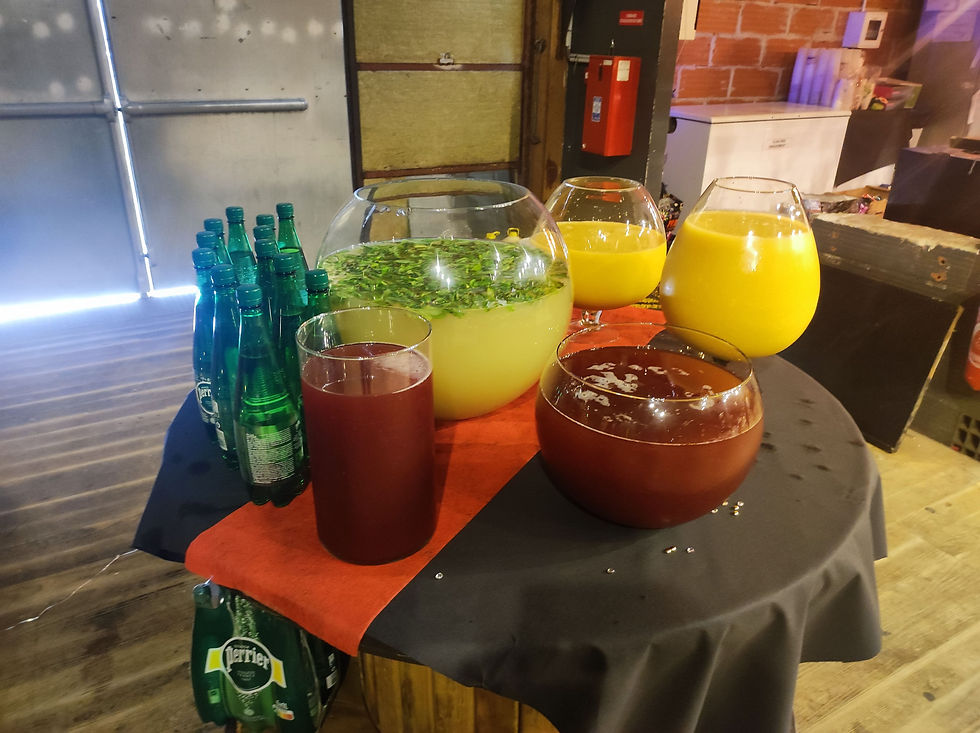 Assortiment de cocktails exotiques privatisation Mami Wata restaurant Africain et antillais à Toulou