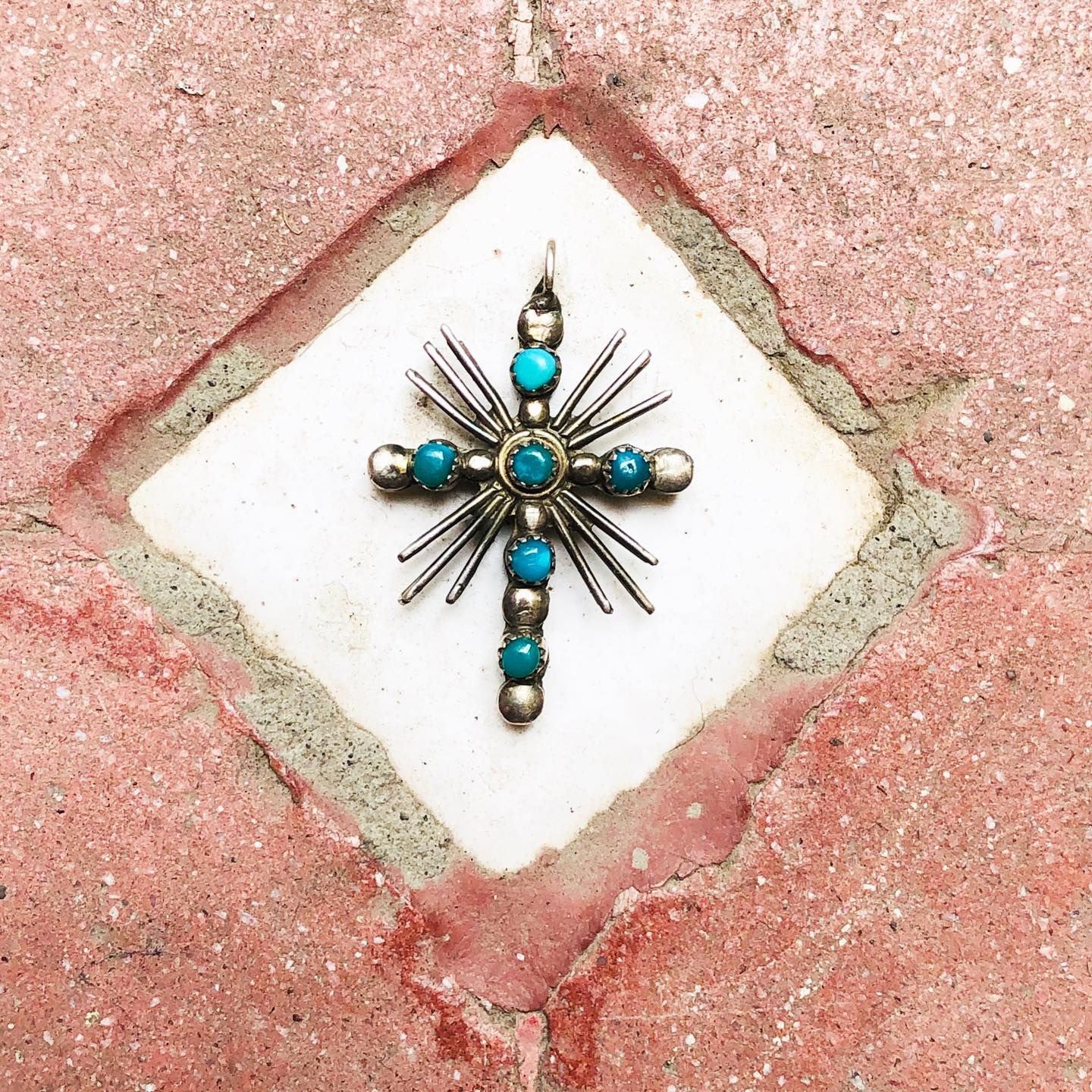 Zuni Turquoise Colar Cross