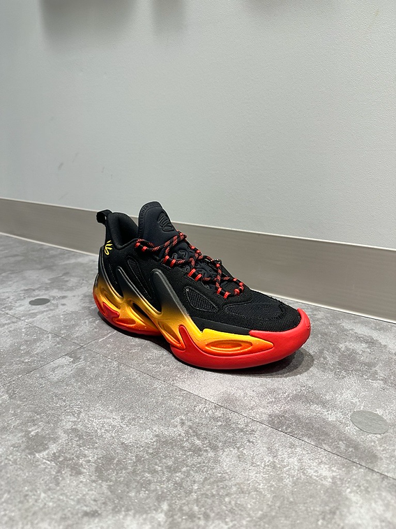 カリー13 ブラックイエロー【28cm】 28cm UNDER ARMOUR CURRY 13(アンダーアーマー カリー13) スニーカー