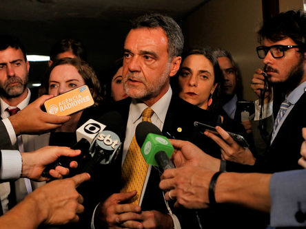 Deputado Daniel Almeida apoia exigência do diploma para profissão de jornalista