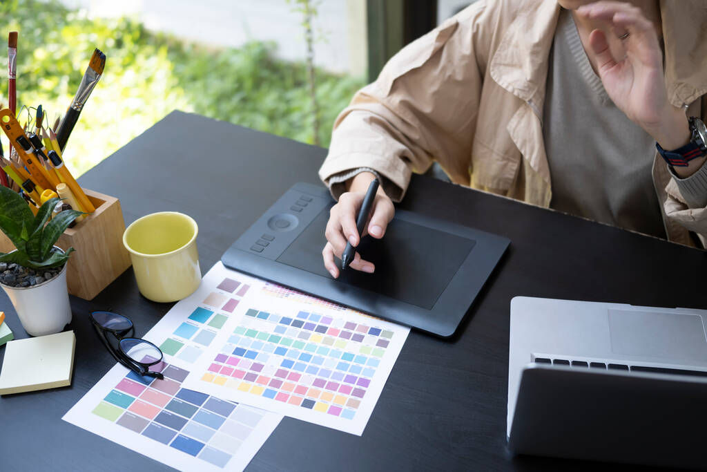 A Wix website designer looking at different colours.