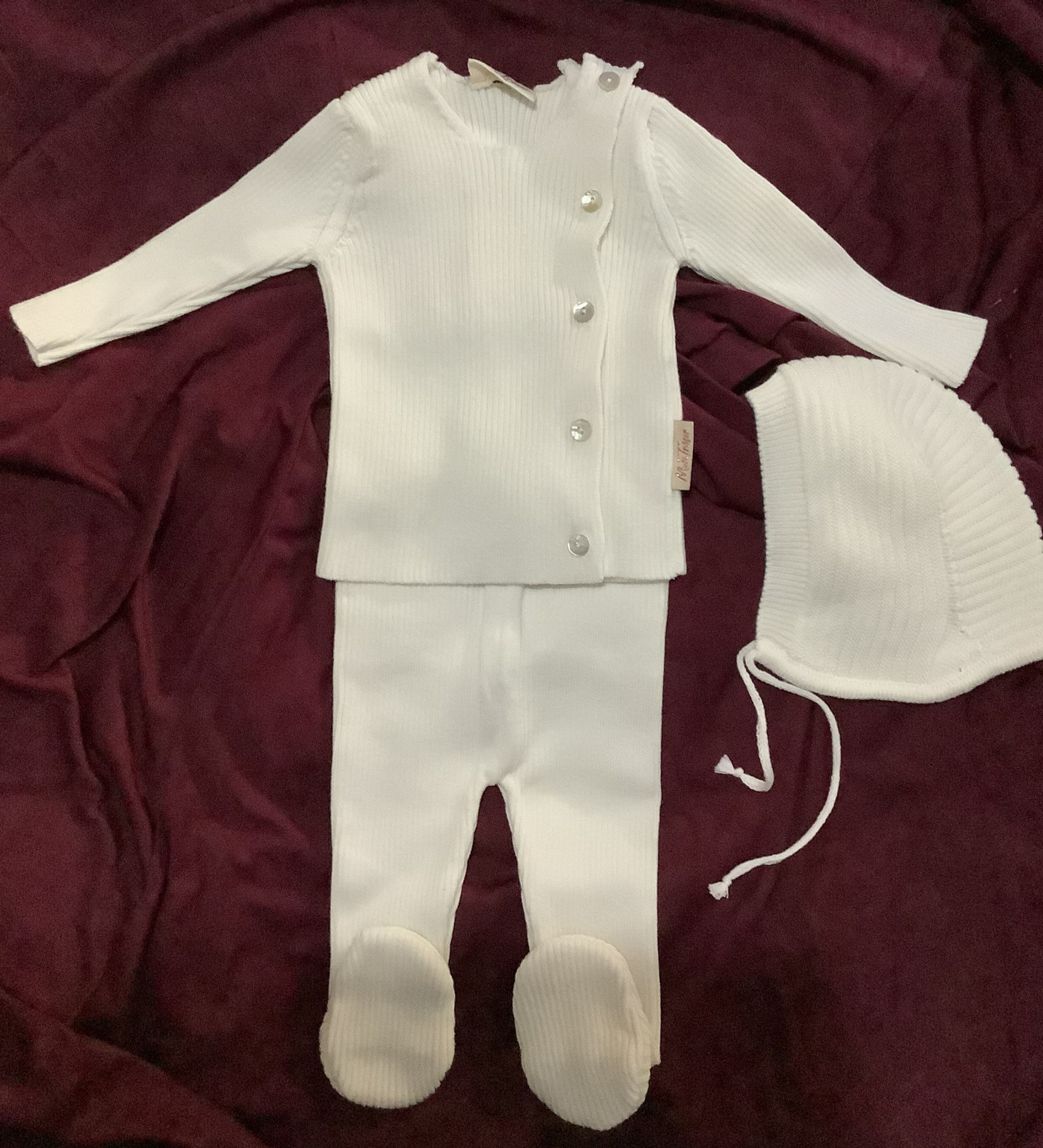 Ribbed Buttons Knit (off white) with matching Blanket