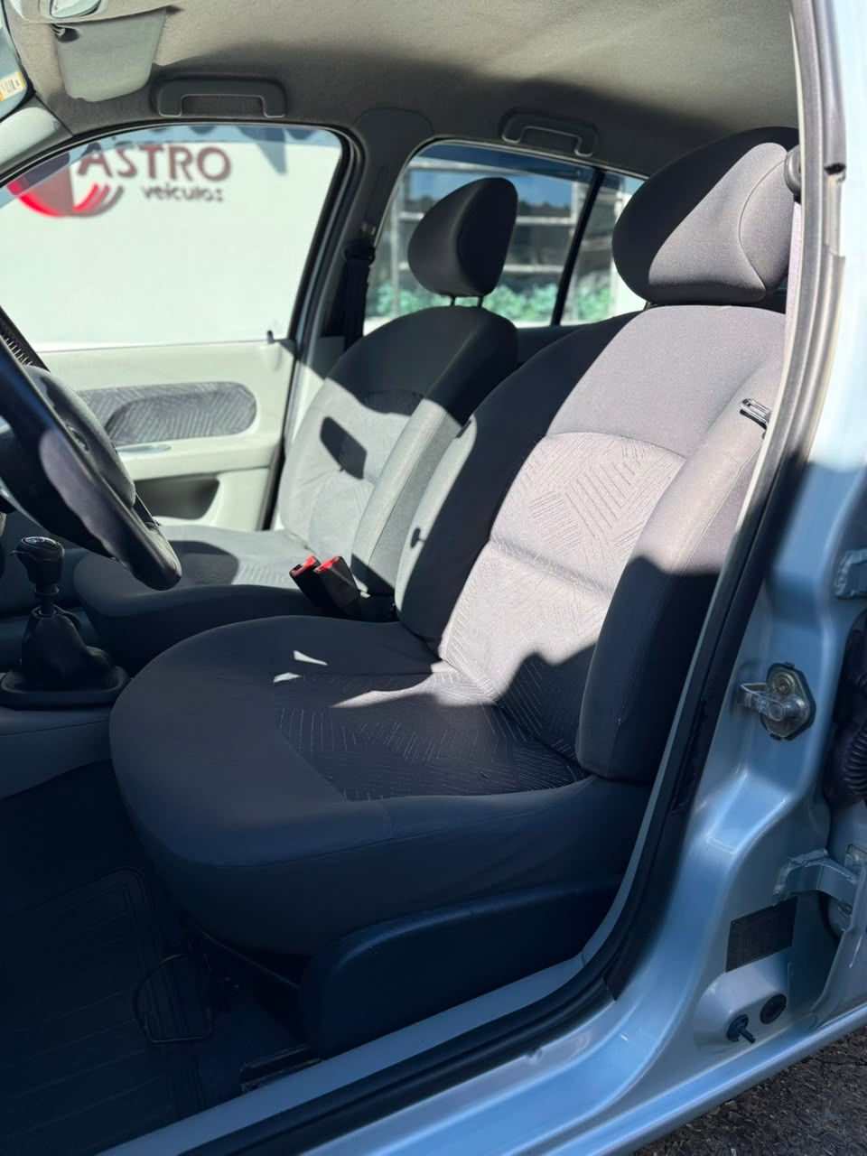 Miniatura: CLIO PRIVILEGE SEDAN 1.6 | 2004