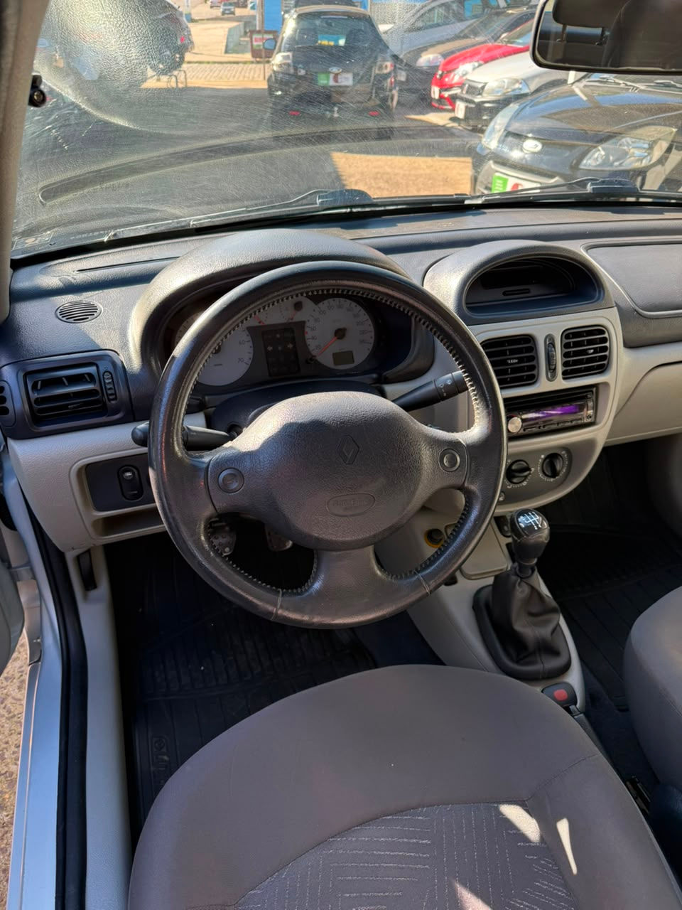 Miniatura: CLIO PRIVILEGE SEDAN 1.6 | 2004