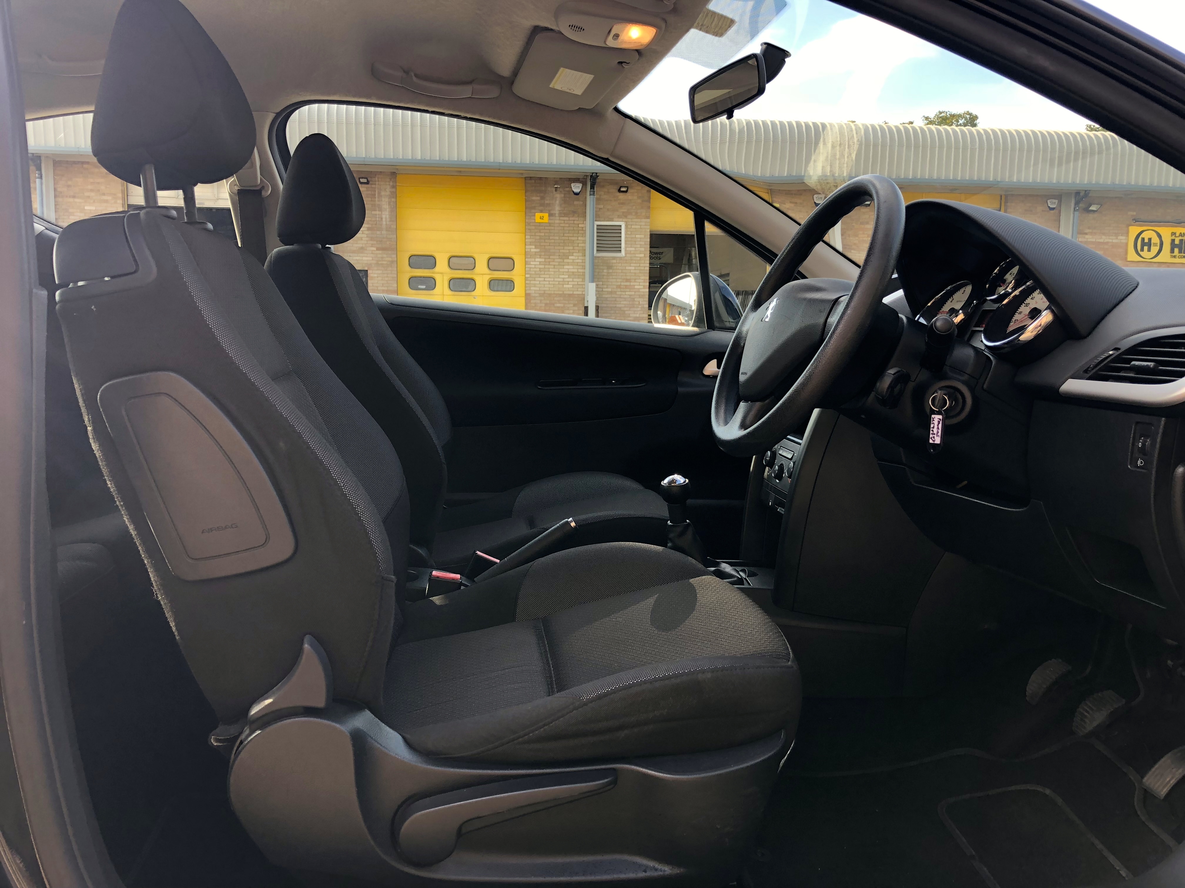 ... Excellent bodywork, Tyre condition Excellent, Bluetooth, Air-Conditioning, 15in Monaco Alloy Wheels with Locking Wheel Nuts, Clarion Stereo Radio/Mono ...