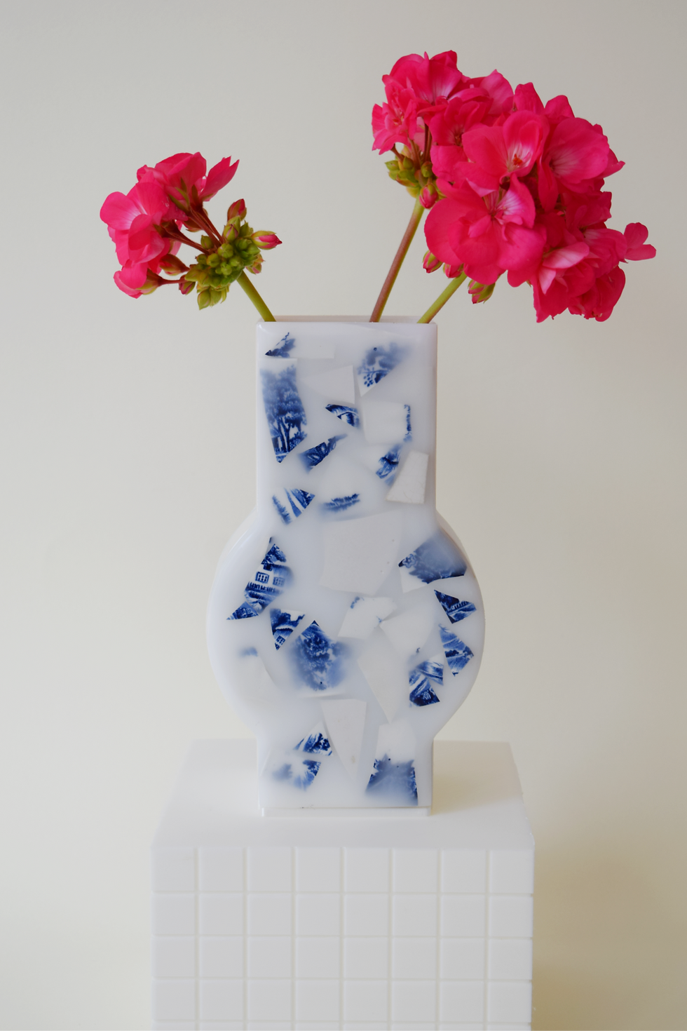 Thumbnail: VASO GIGLIO_VASO DI CERAMICA_VASO CON CERAMICA RICICLATA_RICICLO CERAMICA