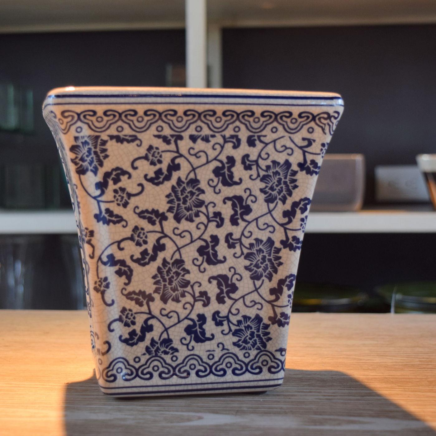 WW451 Base de cerámica | Blanco con detalles azules