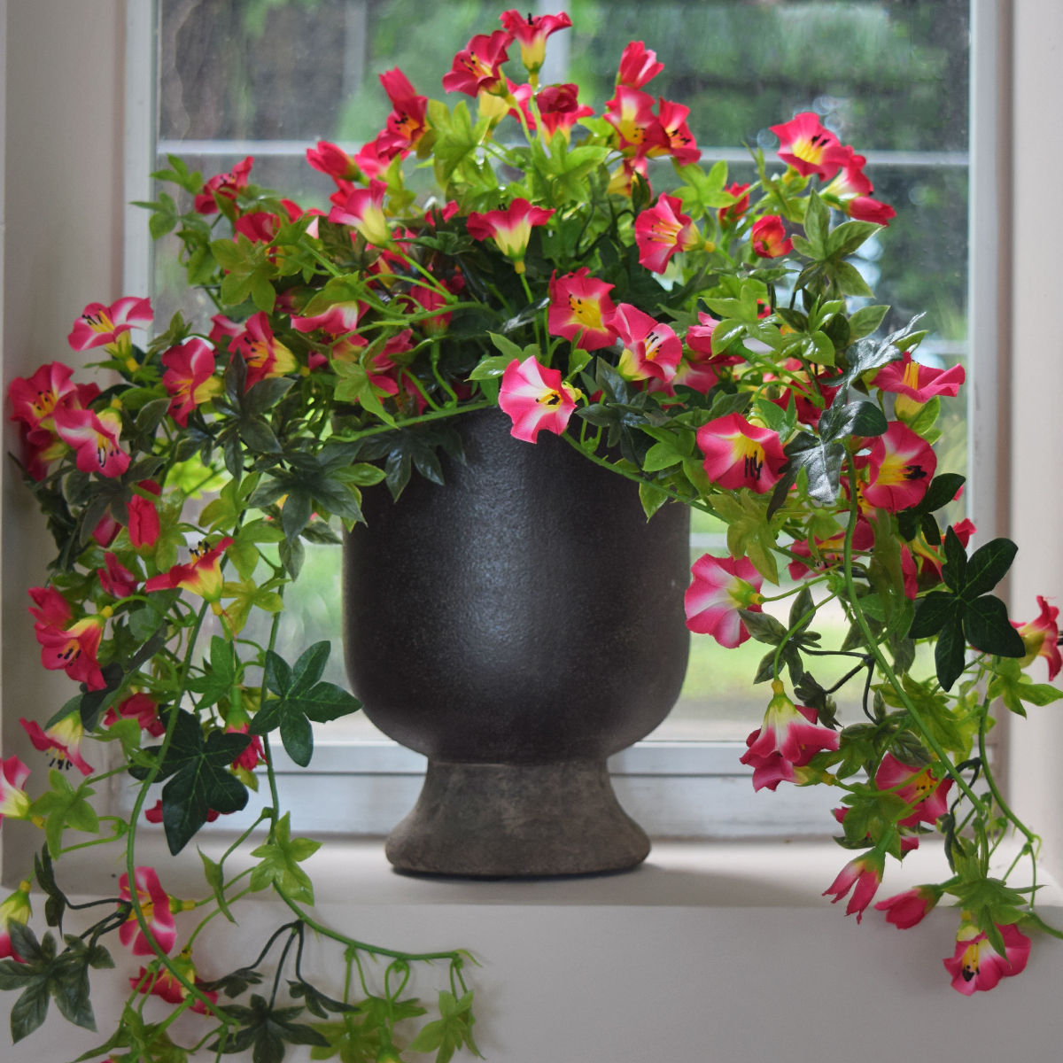 SF3003 Petunias en base de cerámica | 36x33 cm