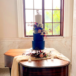 Navy and white wedding cake