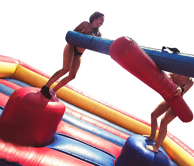gladiators-fight-inflatable-3.jpg