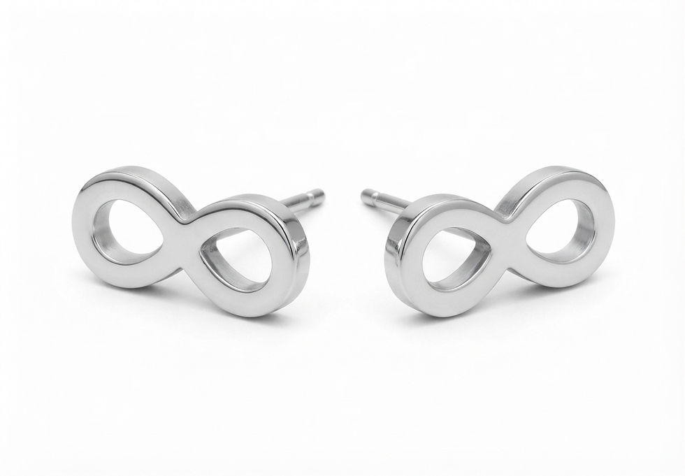 Unendlichkeits-Ohrschmuck aus poliertem Edelstahl mit Steckverschluss.