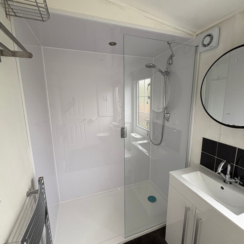 Finished results, a bright walk-in shower