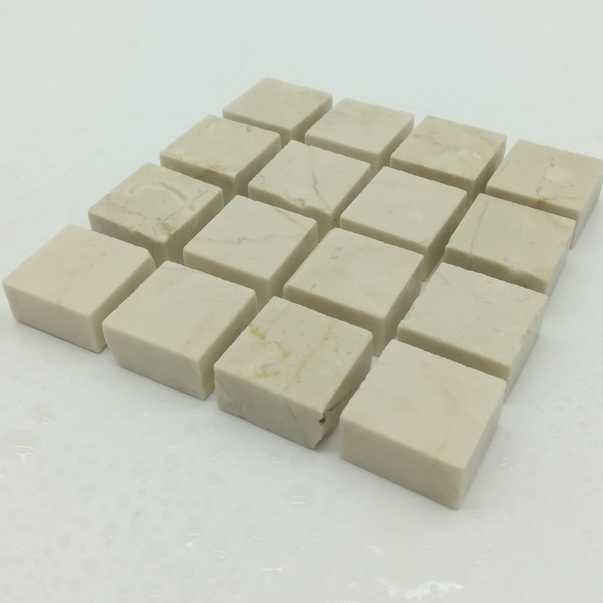 Tesselles pour Mosaïque Botticino 2x2 kg. 1