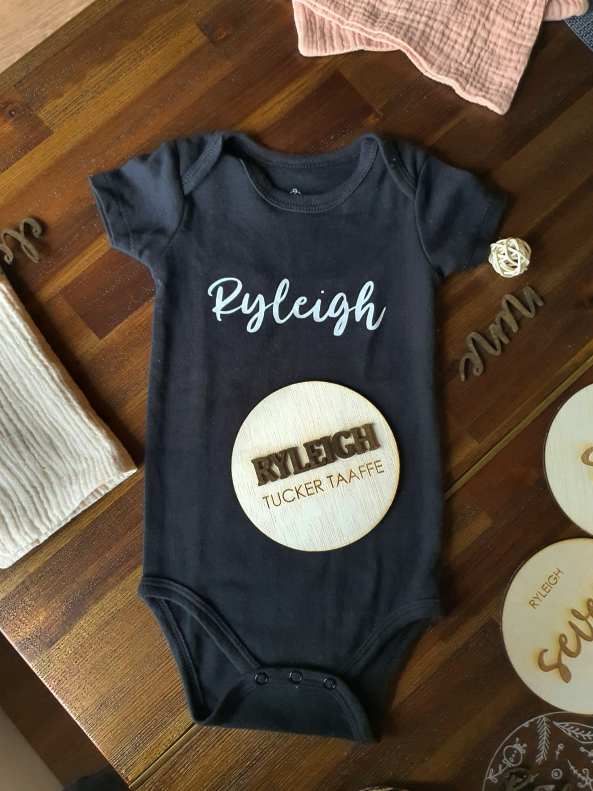 Midnight Personalised Name Romper +Wooden Name Round