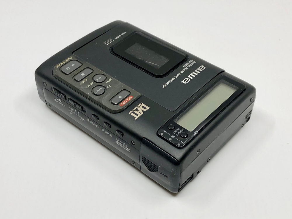 Aiwa HDS200 DAT Digital Audio Tape Recorder